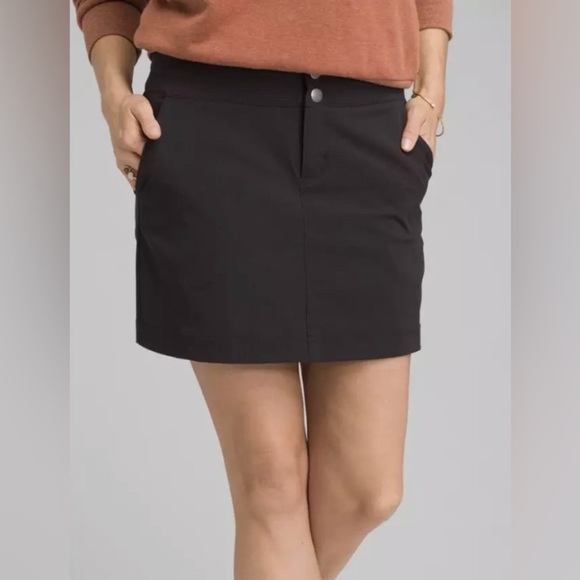 NWT Prana Celesta Skort Black Lightweight  Skirt Shorts Sz 10 - Picture 1 of 10